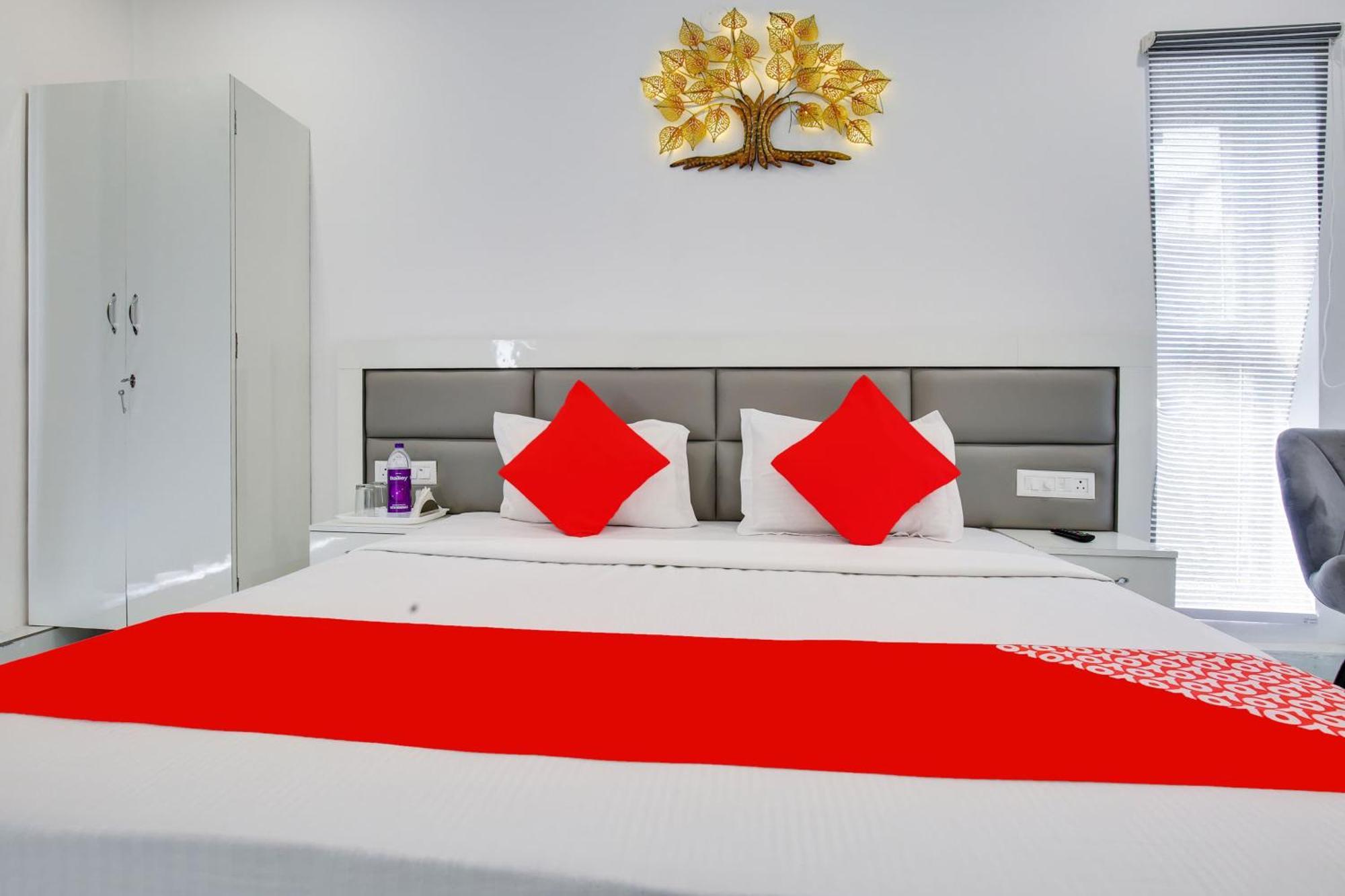 Hotel O Sky White House Ludhiana Exterior photo